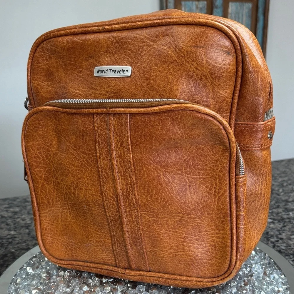 World Traveler Vintage tan Leather locking Bag
